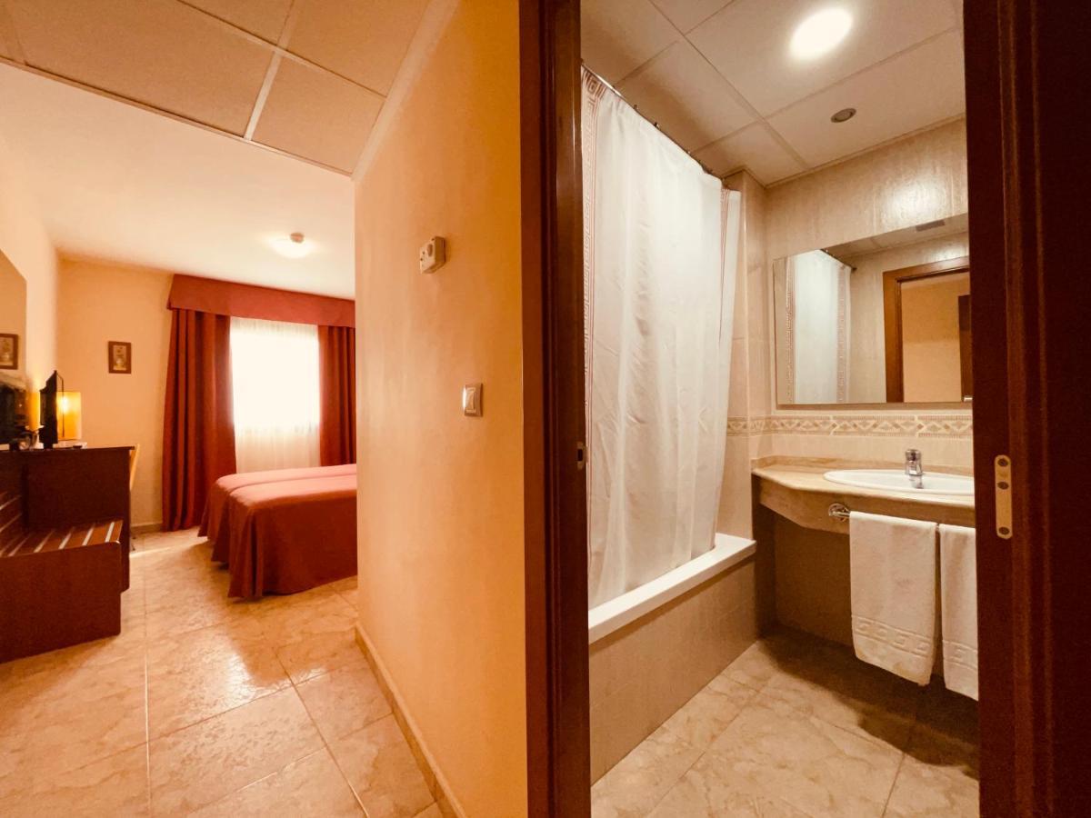 Torrijos Hotell Cheste Eksteriør bilde
